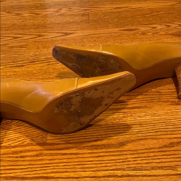 BCBG Max Azria Pointy toe pumps - Picture 5 of 5